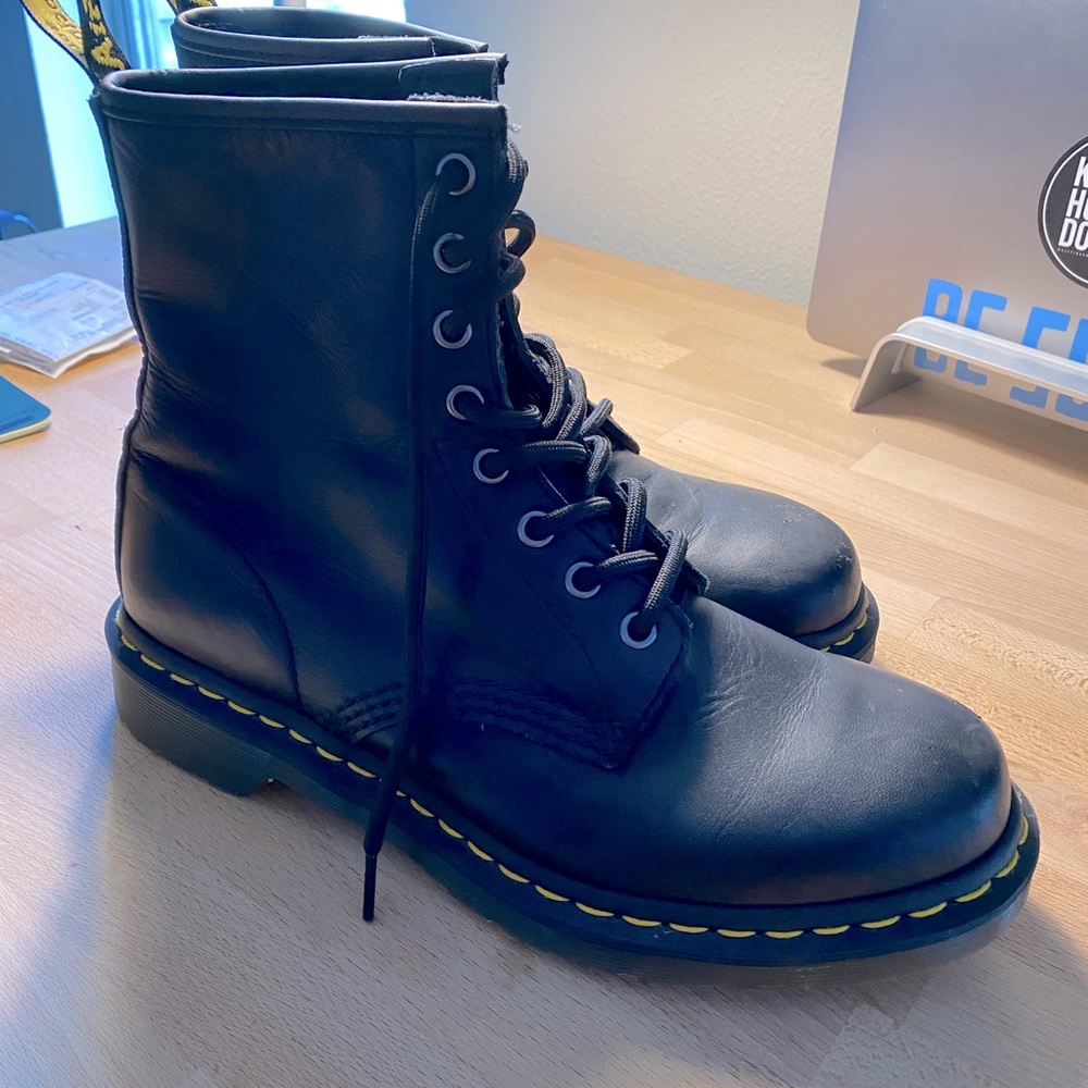 Dr Marten 1460 combat boots- in excellent used condition!
